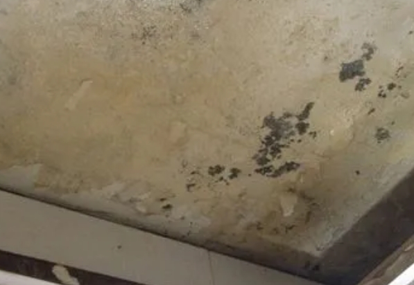 新罗阳台漏水维修公司分享下新罗卫生间渗水维修需要注意哪些问题。
